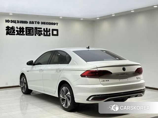 Volkswagen Bora 2023 Белый из Китая, фото 4