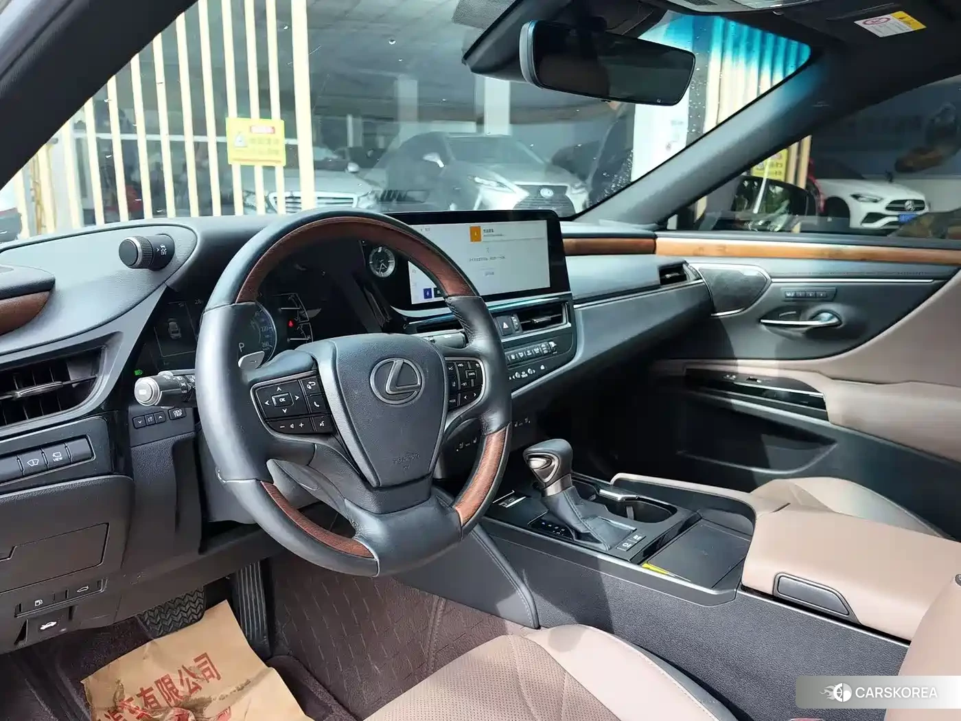 Lexus ES 2024 Silver/gray из Китая, фото 3
