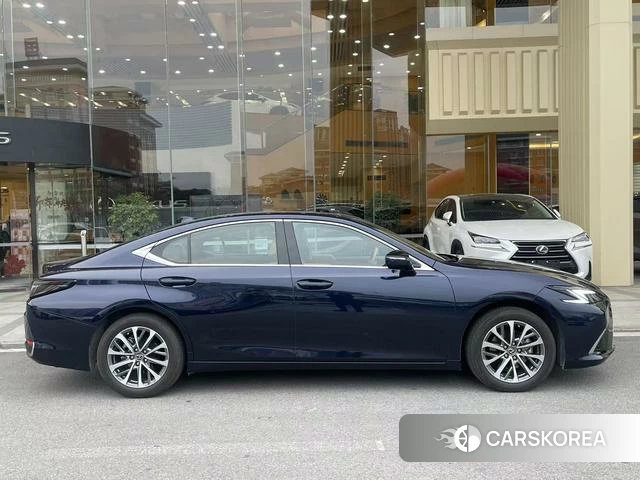 Lexus ES 2025 Синий из Китая, фото 5