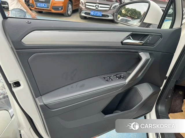 Volkswagen Tiguan L id 4353550 из Китая 9