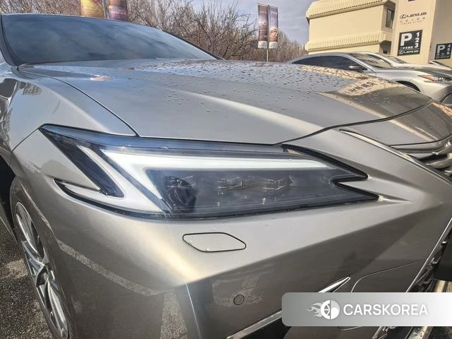Lexus ES 2025 Серебристо-серый из Китая, фото 5