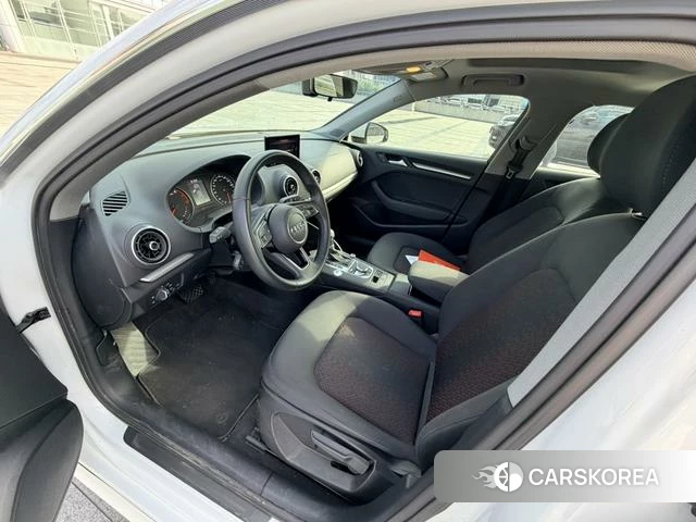 Audi A3 2021 Белый из Китая, фото 3