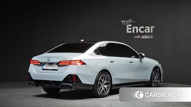 BMW 5 Series (G60) id 3674673 из Кореи 12