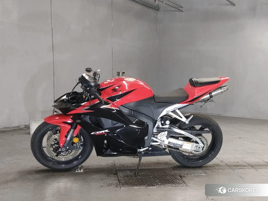 Проданный Honda CBR600RR 2016 из Японии