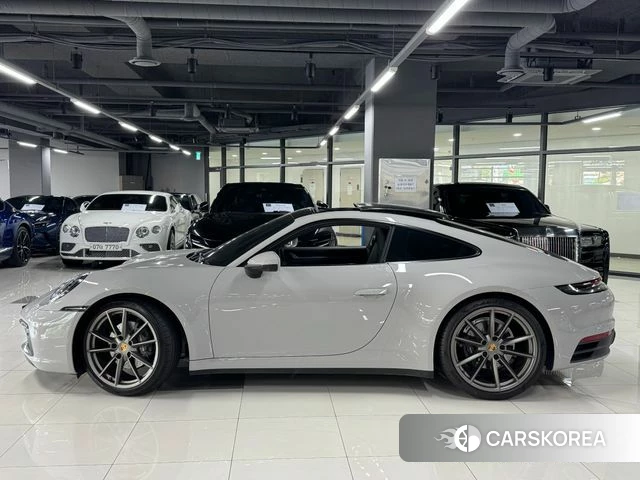 Porsche 911(992) id 4630214 из Кореи 8