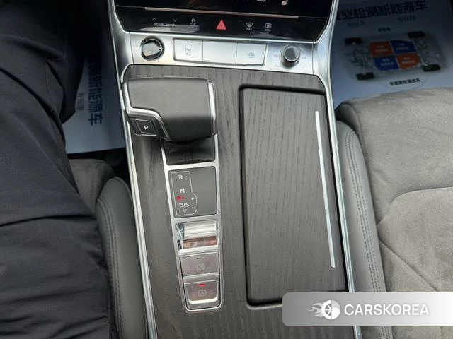 Audi A6L id 4208430 из Китая 12