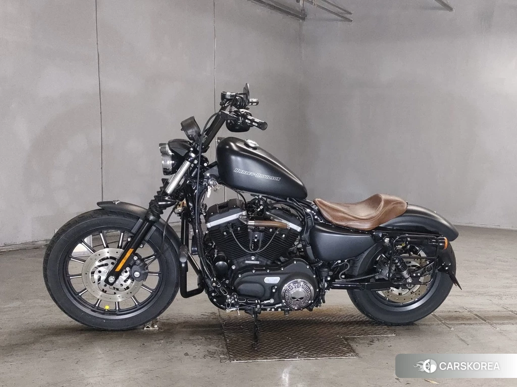 Проданный Harley-Davidson Sportster XL883N 2010 из Японии, фото 2