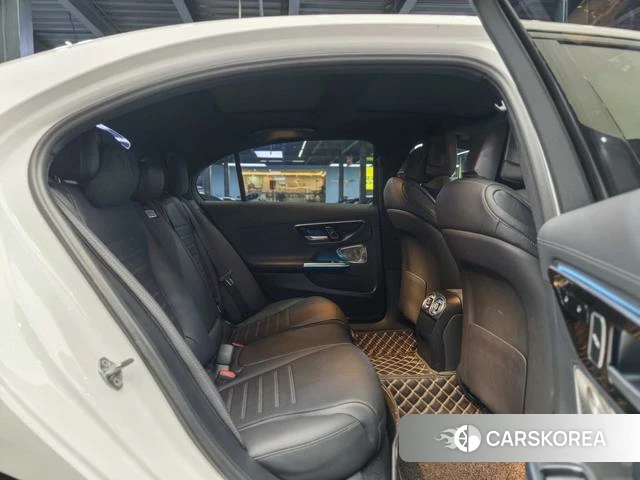 Mercedes-Benz Class C 2023 Белый из Китая, фото 2