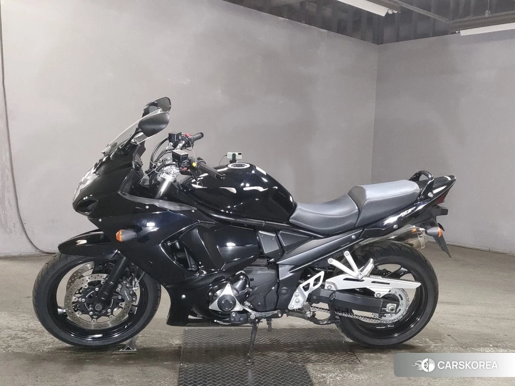 Проданный Suzuki BANDIT 1250F 2011 из Японии, фото 2