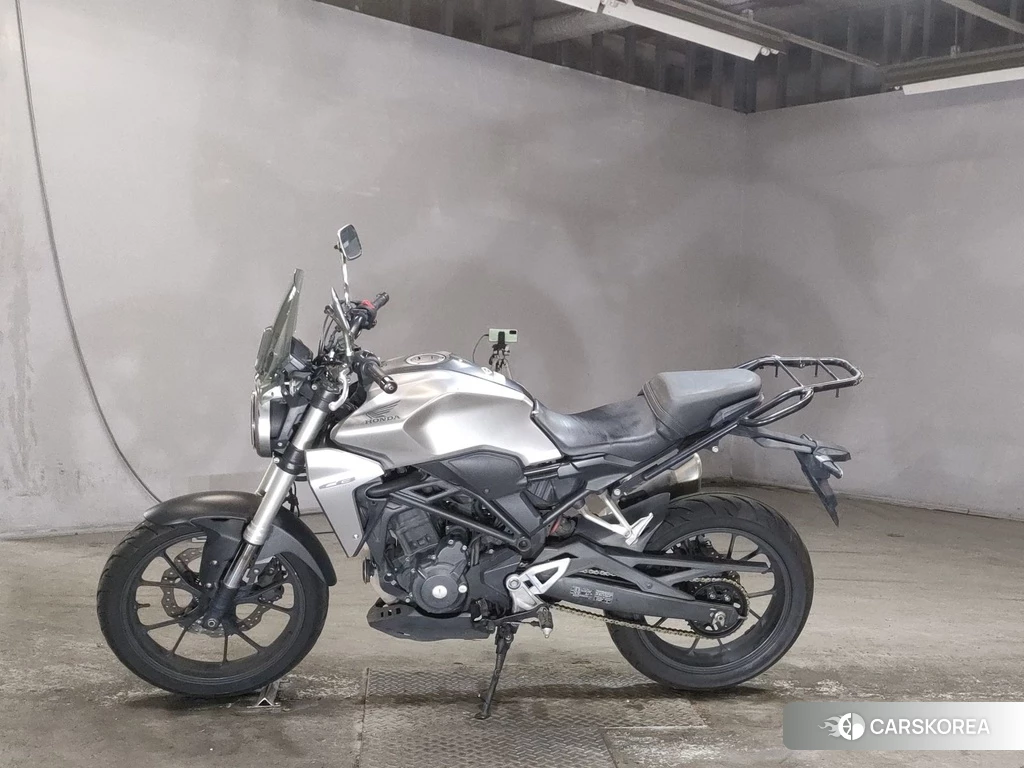 Проданный Honda CB250R 2018 из Японии, фото 2