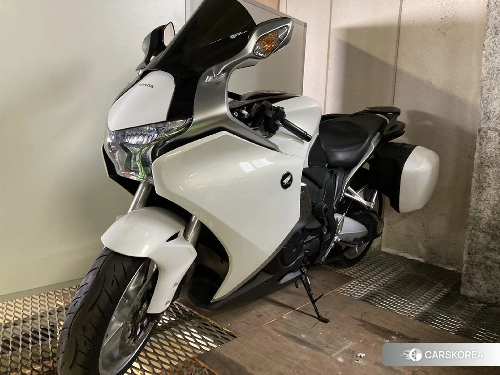 Проданный Honda VFR1200F 2012 из Японии