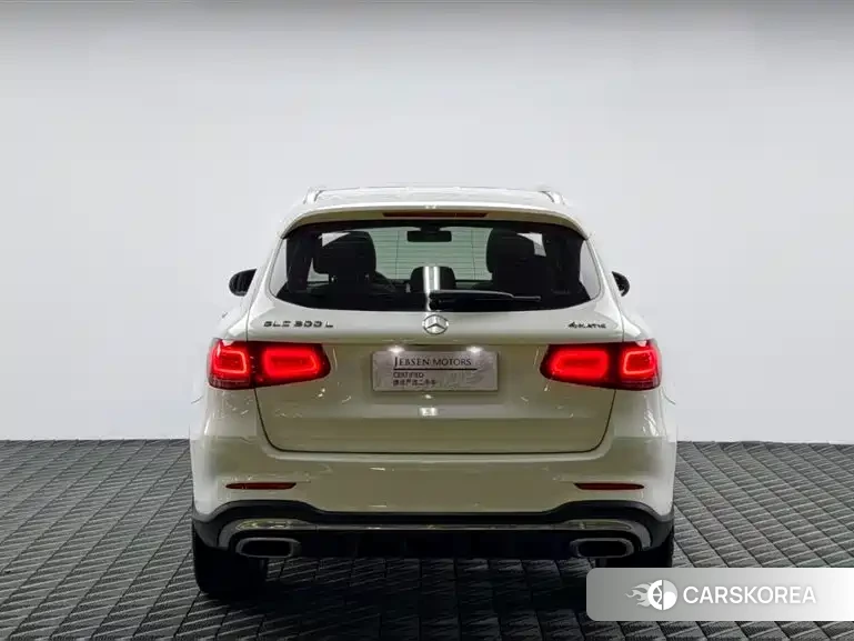 Mercedes-Benz GLC 2023 Белый из Китая, фото 6