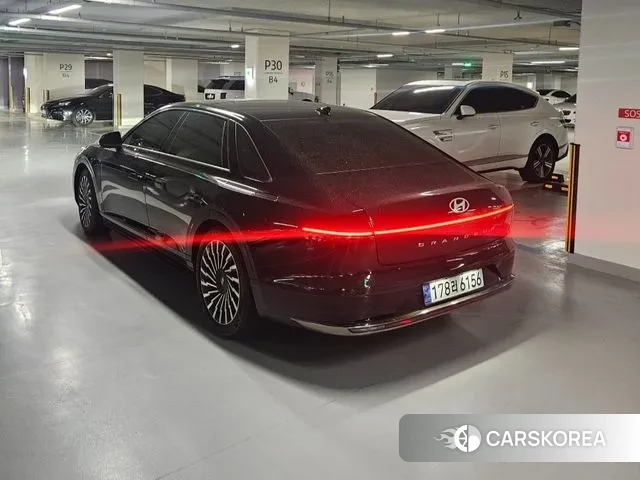 Hyundai Grandeur Hybrid (GN7) 2023 Черный из Кореи, фото 2