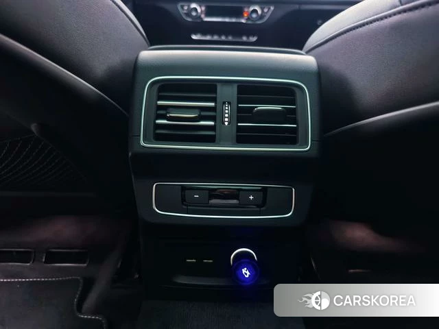Audi Q5L id 4298532 из Китая 12