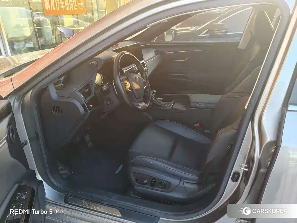 Lexus ES 2023 Champagne/brown из Китая, фото 2