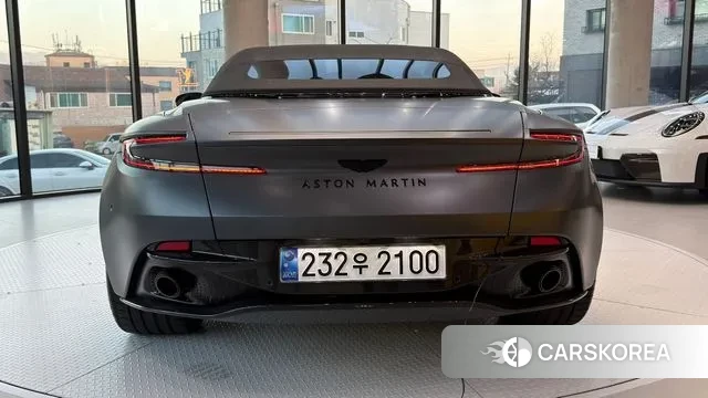 Aston Martin DB12 2025 Черный из Кореи, фото 2