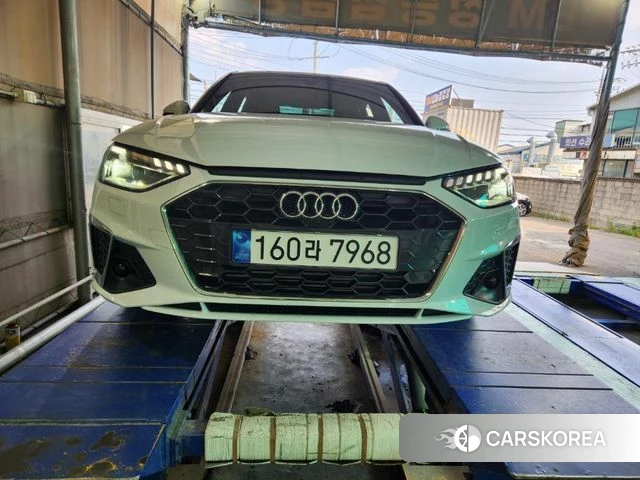Audi A4 (B9) 2023 Белый из Кореи, фото 2