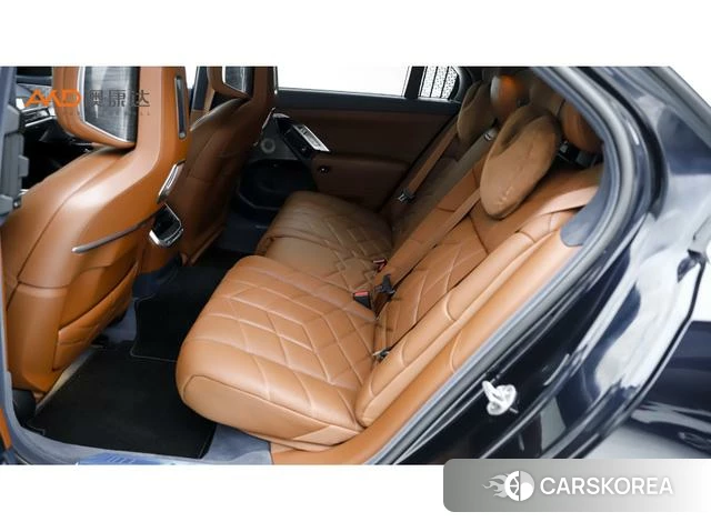 BMW i7 2024 Черный из Китая, фото 2