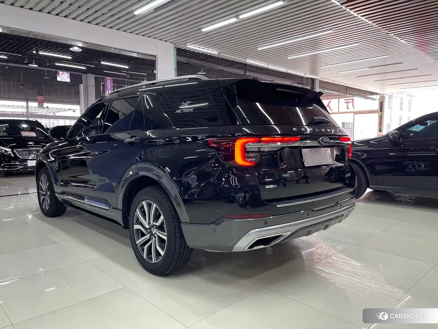 Ford Explorer 2024 Черный из Китая, фото 2