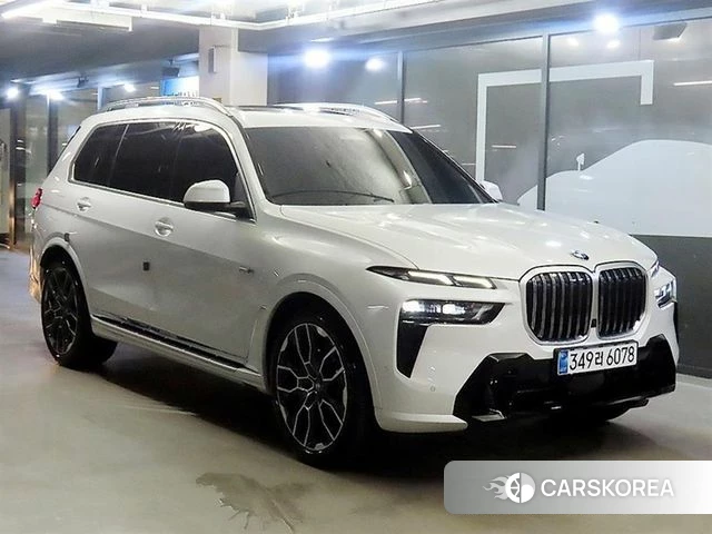 BMW X7 (G07) 2025 Белый из Кореи, фото 2