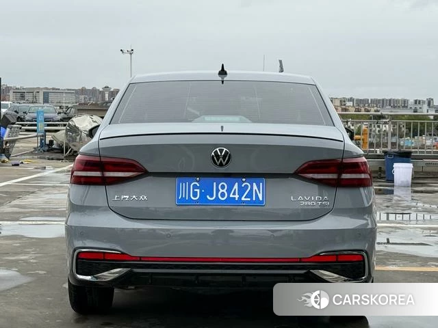 Volkswagen Lavida 2023 Темно-серый из Китая, фото 3