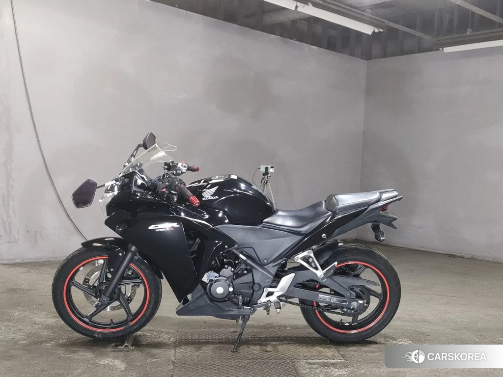 Проданный Honda CBR250R id 4139037 из Японии, фото 2