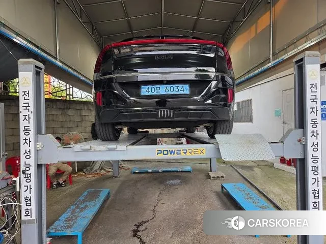 Kia EV6 2023 Черный из Кореи, фото 2
