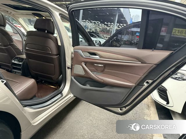 BMW 5 series PHEV id 4213373 из Китая 12