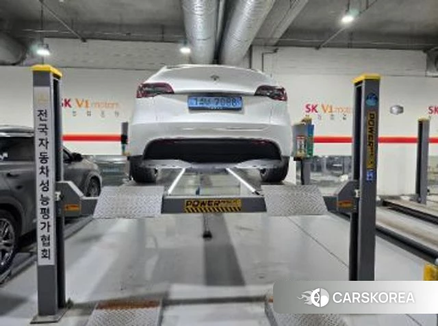 Tesla Model Y 2024 Белый из Кореи, фото 2