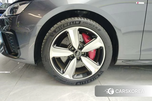 Audi A4L id 3837370 из Китая 9