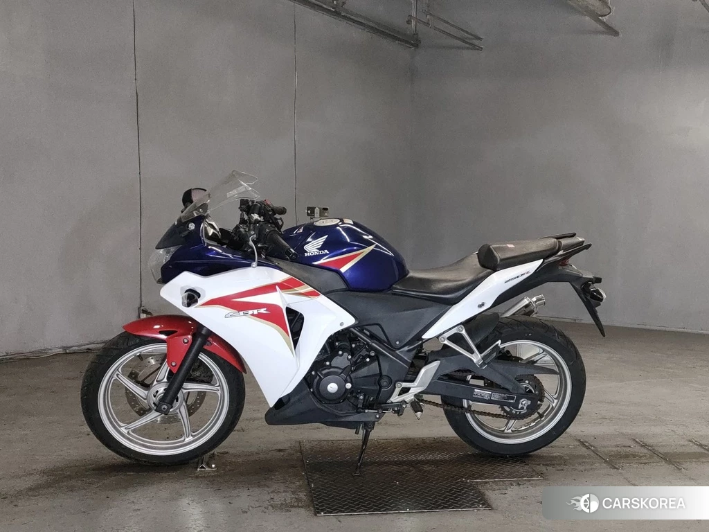 Проданный Honda CBR250R 2011 из Японии, фото 2