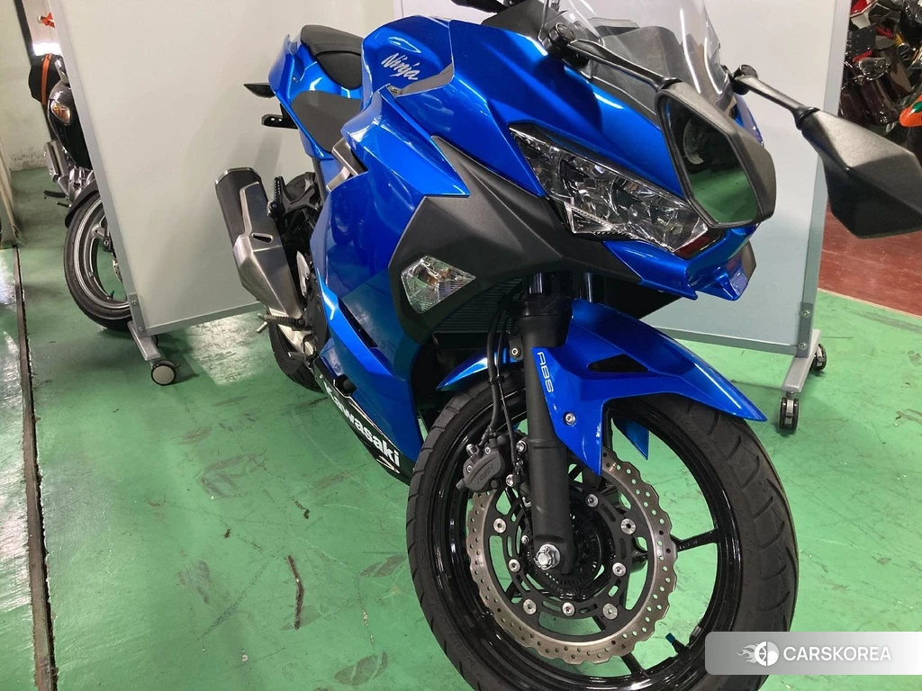 Проданный Kawasaki NINJA 250 2018 из Японии