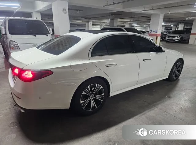 Mercedes-Benz E-Class W214 2024 Белый из Кореи, фото 2