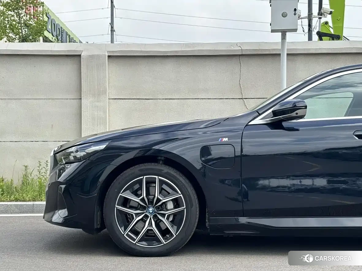 BMW i5 id 4538827 из Китая 9