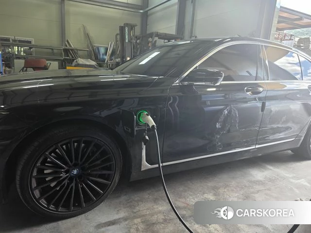 BMW 7 Series (G11) 2022 Черный из Кореи, фото 2