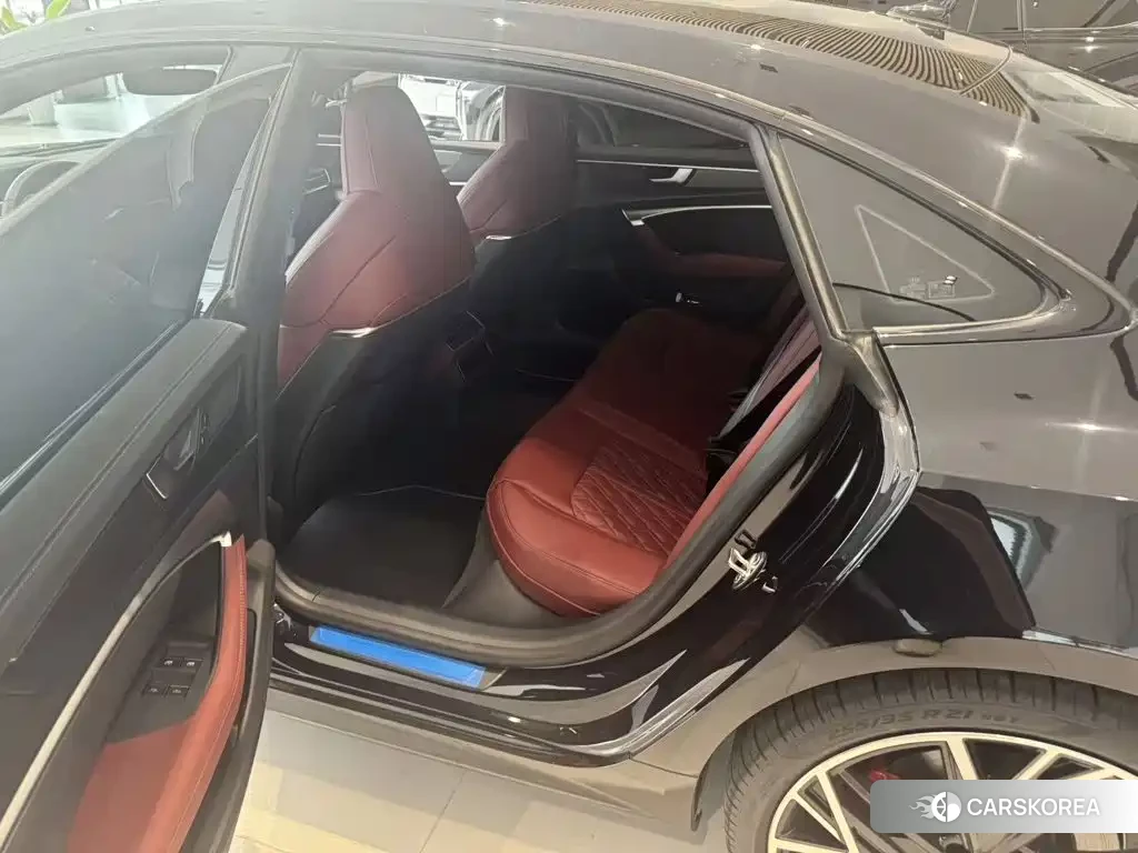 Audi A7L 2026 Черный из Китая, фото 2