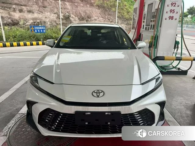 Toyota Camry 2026 Белый из Китая, фото 4