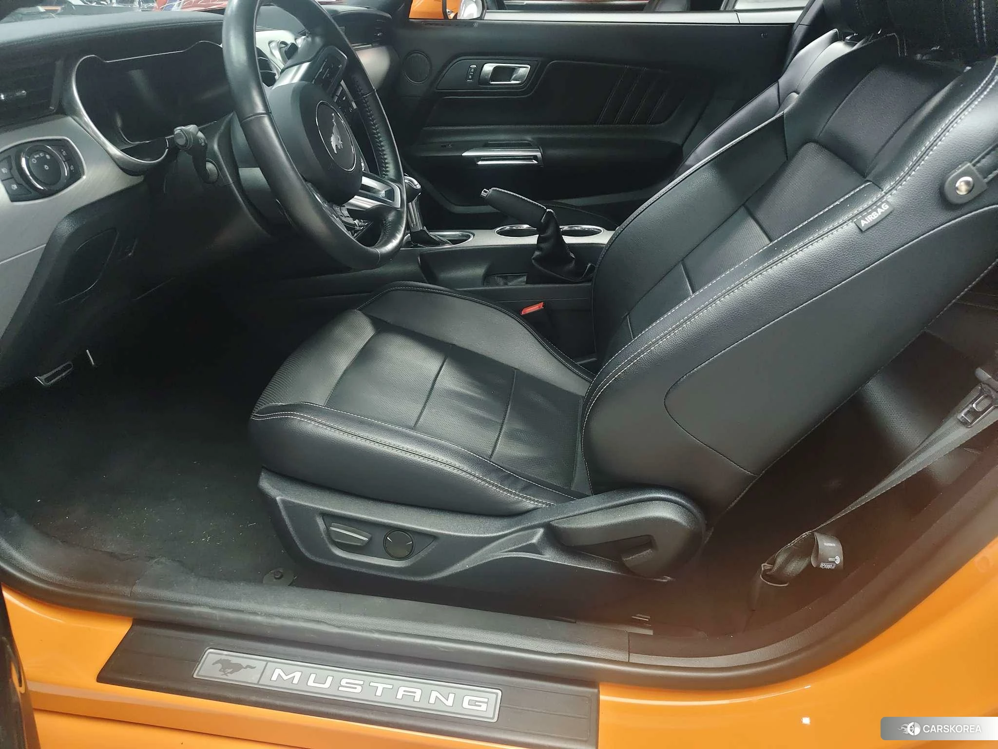 Ford Mustang 2021 Желтый из Китая, фото 4