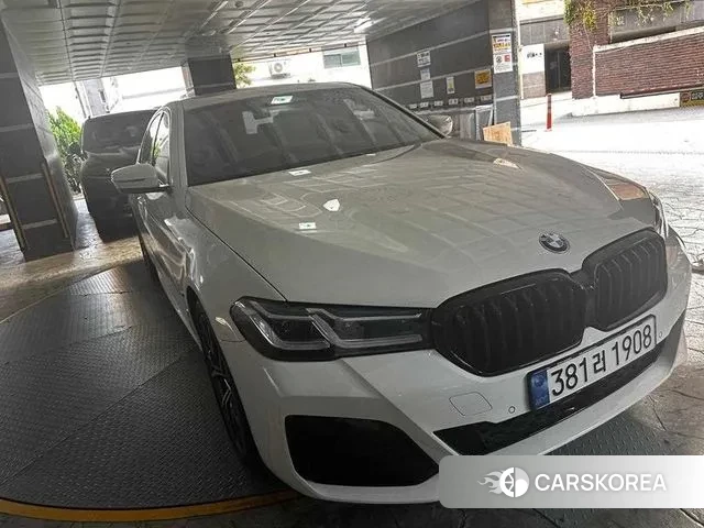 BMW 5 Series (G30) id 3311078 из Кореи 9