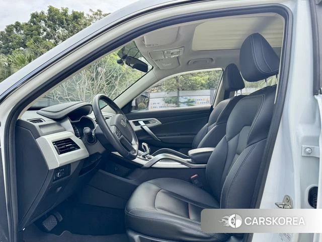Geely Automobile Boyue 2019 Белый из Китая, фото 2