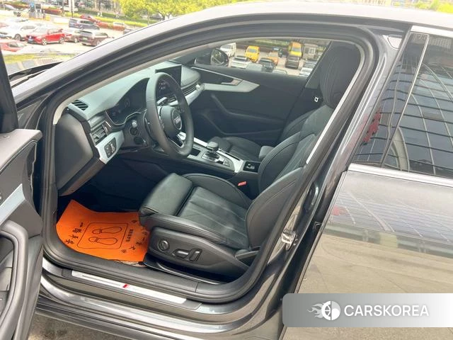 Audi A4L 2022 Темно-серый из Китая, фото 2