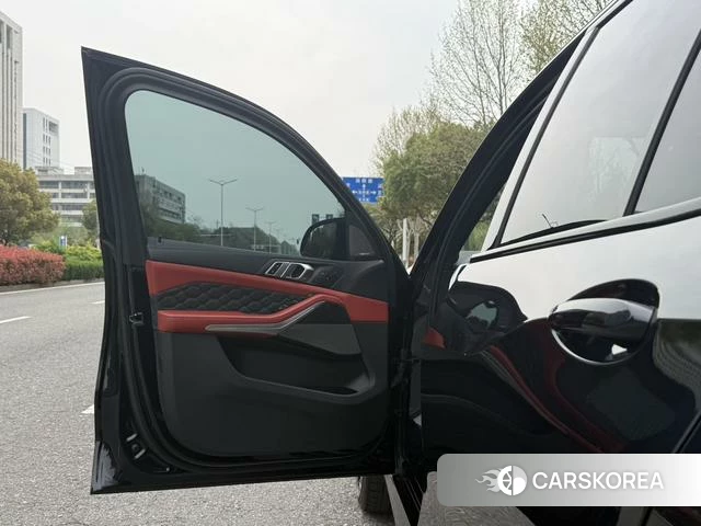 BMW X5 M id 4348727 из Китая 12