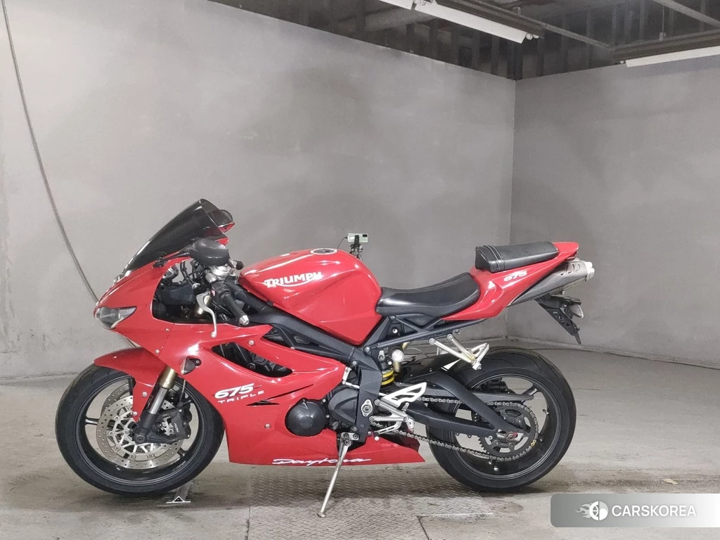 Проданный Triumph DAYTONA 675 2011 из Японии, фото 2