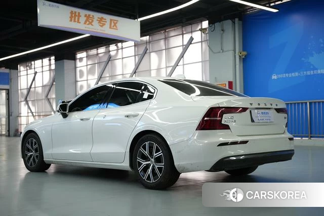 Volvo S60 id 3908763 из Китая 12
