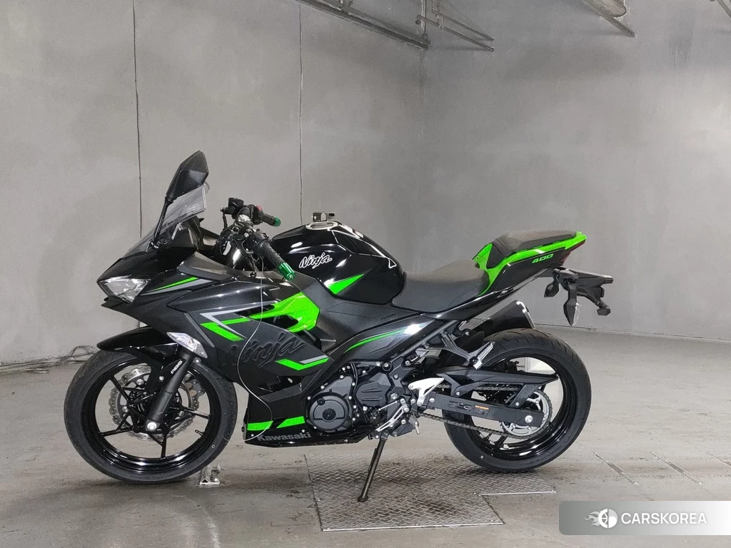 Проданный Kawasaki NINJA 400 2019 из Японии