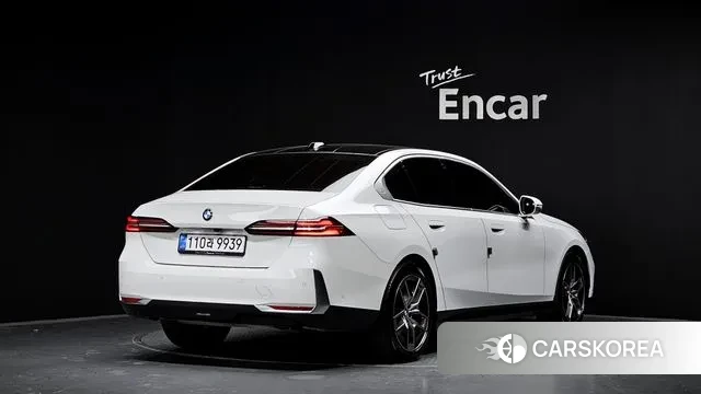 BMW 5 Series (G60) id 3400059 из Кореи 12