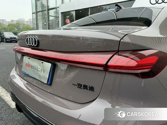 Audi A5L id 4259777 из Китая 12