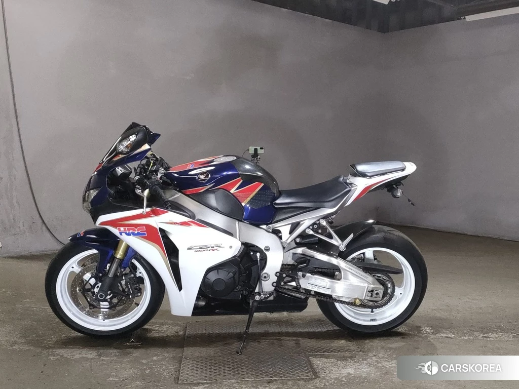Проданный Honda CBR1000RR 2011 из Японии