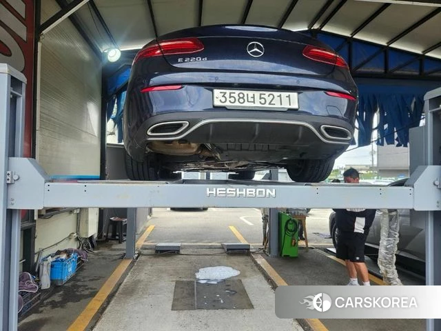 Mercedes-Benz E-Class W213 2018 Синий из Кореи, фото 2