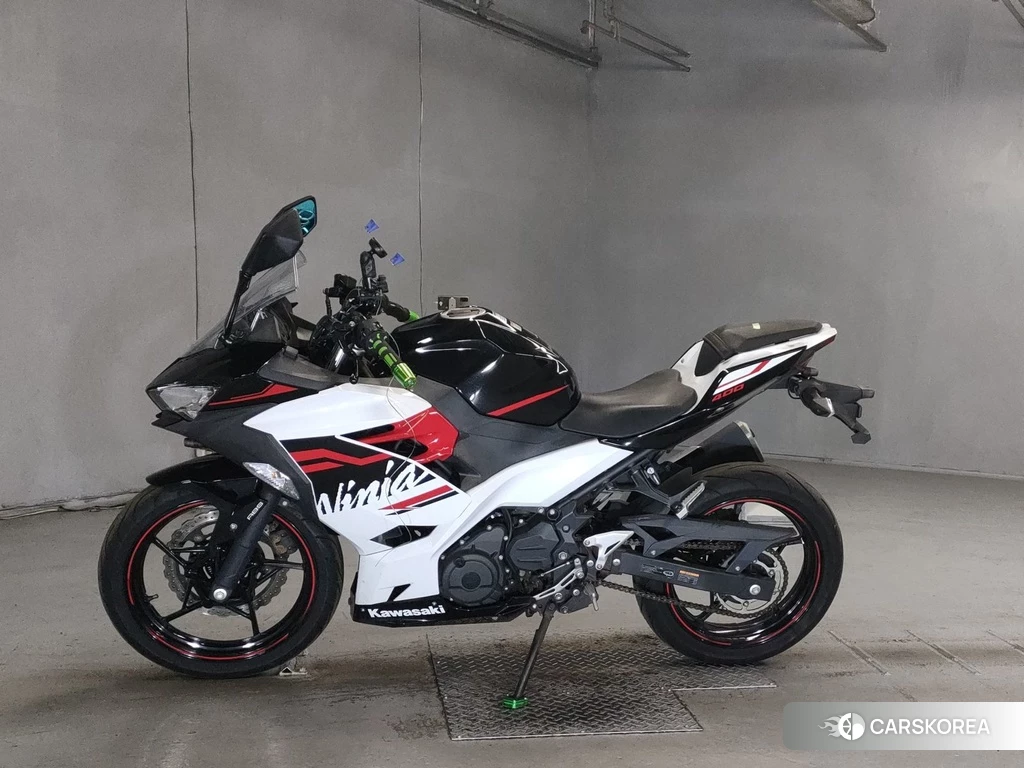 Проданный Kawasaki NINJA 400 2019 из Японии